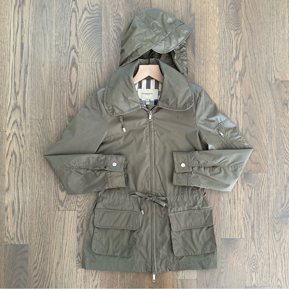 Burberry London Women's Lightweight Nova Check Hooded Jacket in Olive 4 UK 2 US